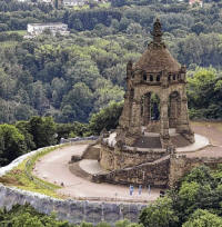 Nach der Sanierung rechnen Insider mit bis zu 400 000 Besuchern im Jahr am Kaiser-Wilhelm-Denkmal. Schon jetzt sind es rund 150 000 Besucher jährlich. Luftfoto: Edwin Dodd