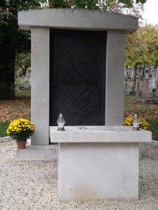 Vertreibungsdenkmal auf dem römisch-katholischen Friedhof in Budaörsch