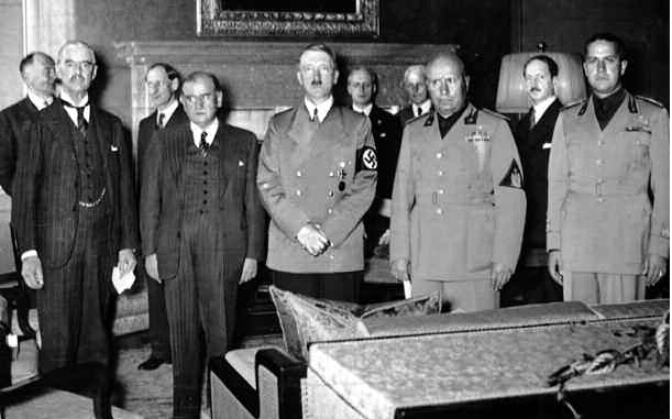 Die Unterzeichner: Neville Chamberlain, Édouard Daladier, Adolf Hitler und Benito Mussolini (v.l.)