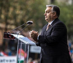 Premier Viktor Orbán nutzte die Gelegenheit, um seine Anhänger bereits auf den bevorstehenden EP-Wahlkampf einzustimmen. (Foto: Facebook / Orbán Viktor)