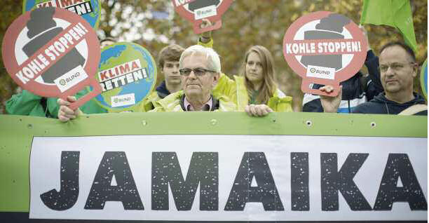 Druck von der Basis: „Klima-Aktivisten“ demonstrieren in Berlin gegen mögliche Kompromisse für „Jamaika“ Bild: Imago
