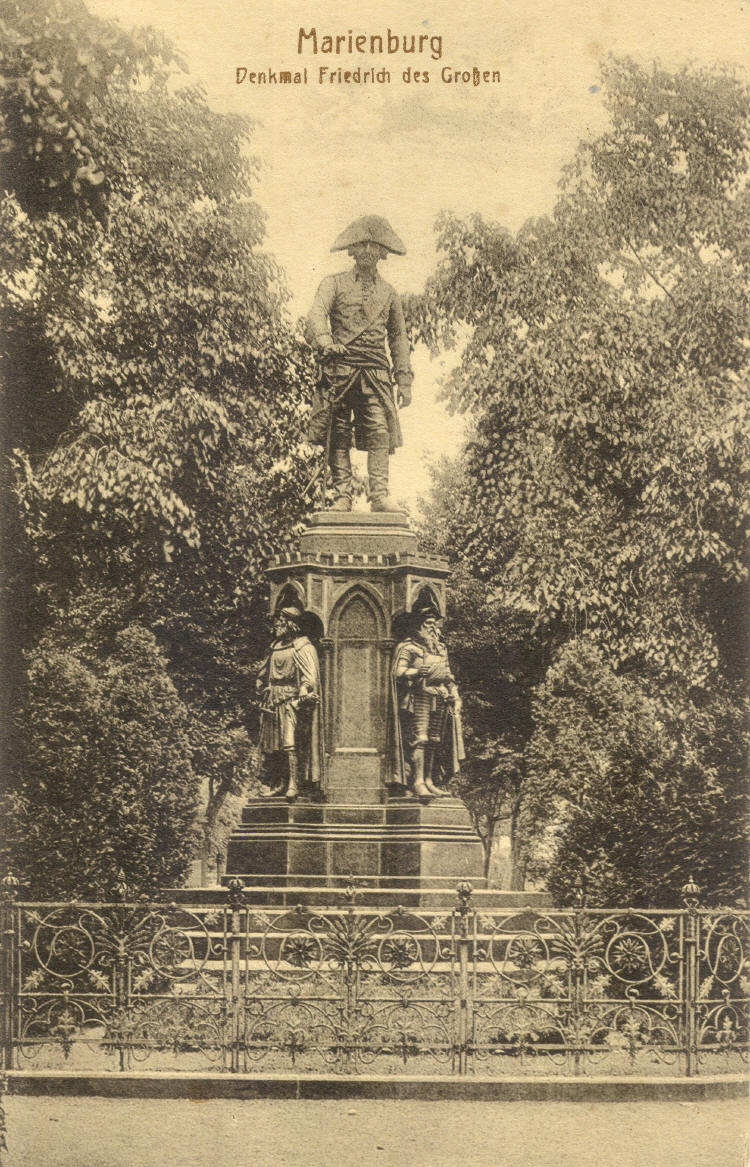 Friedrich der Große, Denkmal von Rudolf Siemering (1877) im Vorburggelände der Marienburg (heute Parkplatz). - (zur Vergrößerung anklicken!)